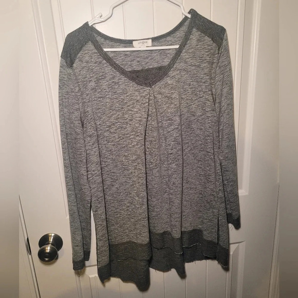 Umgee long sleeve high low top size small - Picture 1 of 6